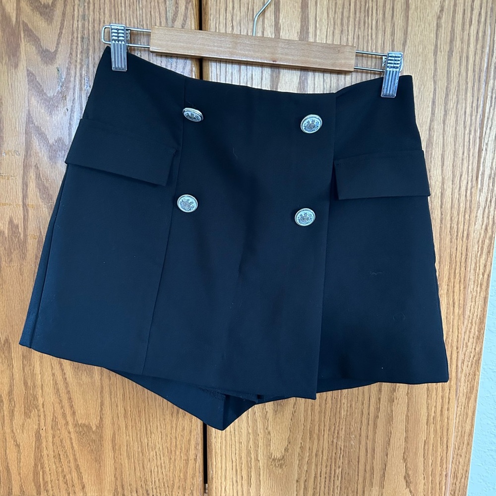 Zara Black Skorts with Nautical-Inspired Design